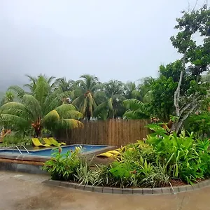 Castaway Деревянный коттедж Pointe Au Sel